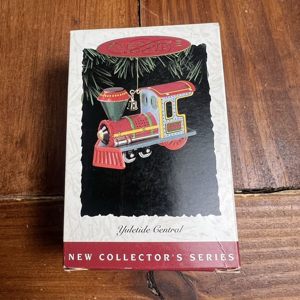 NEW HALLMARK KEEPSAKE 1994 YULETIDE CENTRAL LOCOMOTIVE TRAIN CHRISTMAS ORNAMENT